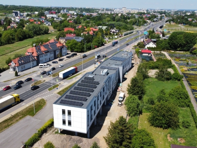 Widok z drona dji mini na centrum Rzeszowa, niżej budynek eprix przy ulicy Podkarpackiej. Inwestycja obejmowała klimatyzacje Fujitsu i wentylacje VTS
