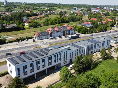 Widok na panoramę Rzeszowa, niżej inwestycja: budynek eprix w którym zostało wykonana instalacja wentylacji i klimatyzacji Rzeszów. Dalej ulica podkarpacka a za nią Hotel Horyzont.