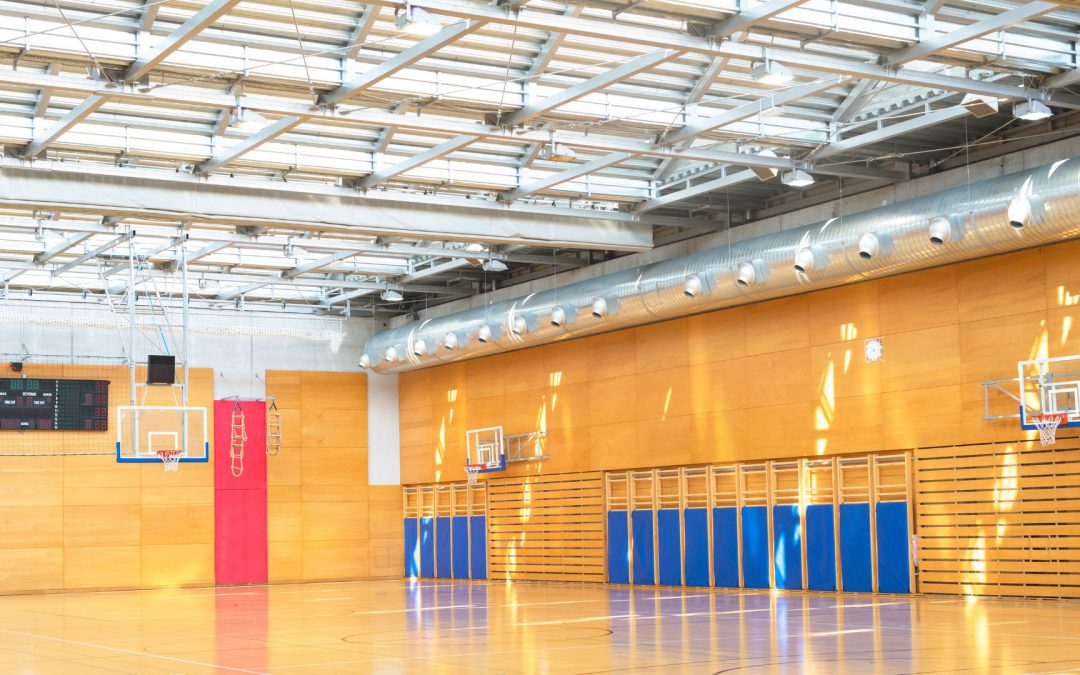Wentylacja w obiektach sportowych: Jak zapewnić optymalne warunki?